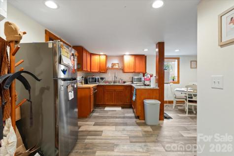 61 Hibriten Drive Asheville NC 28801