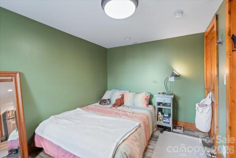 61 Hibriten Drive Asheville NC 28801