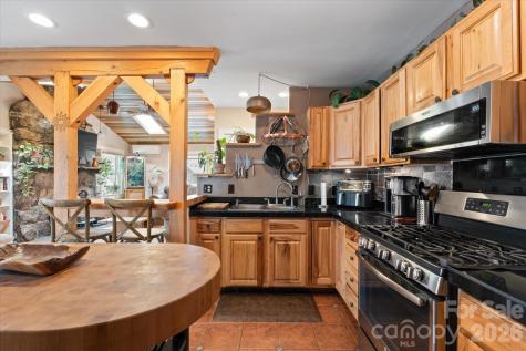 61 Hibriten Drive Asheville NC 28801