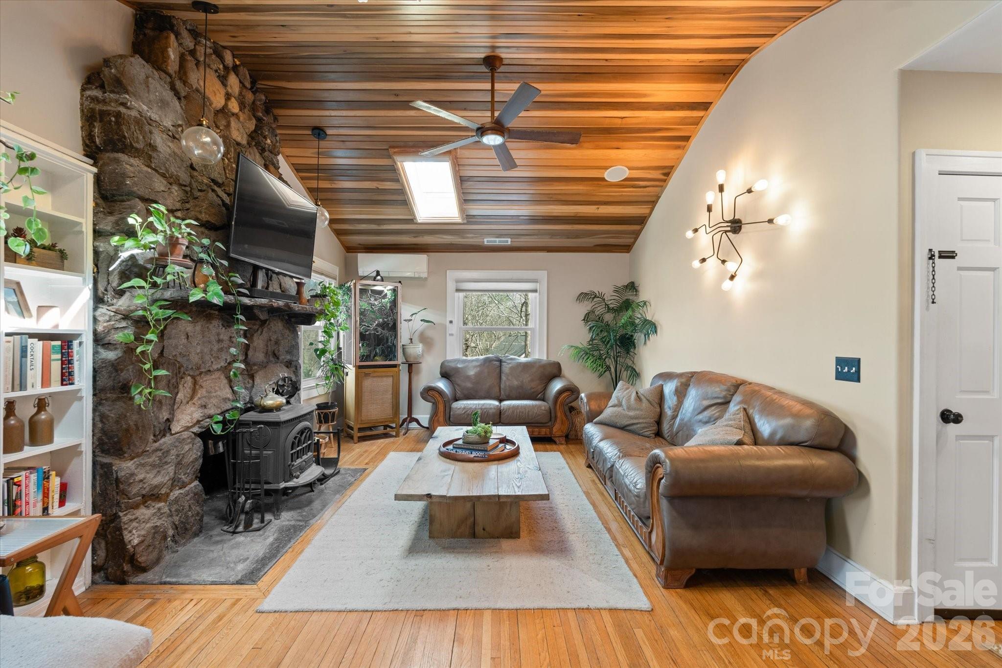 61 Hibriten Drive Asheville NC 28801
