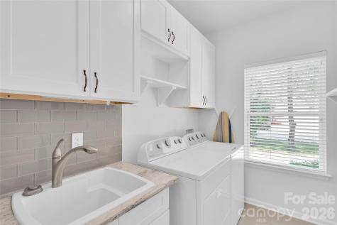 8214 Aspen Court Charlotte NC 28227