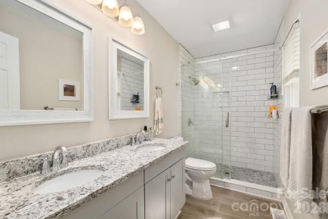 8124 Red Cap Lane Charlotte NC 28270