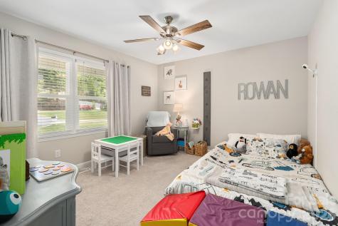 8124 Red Cap Lane Charlotte NC 28270