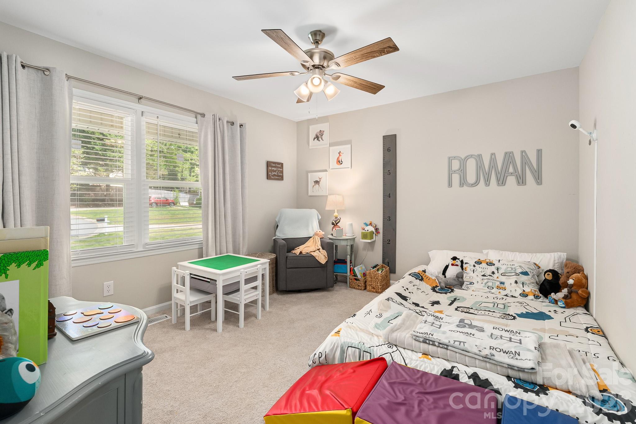8124 Red Cap Lane Charlotte NC 28270