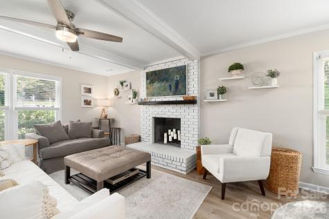 8124 Red Cap Lane Charlotte NC 28270