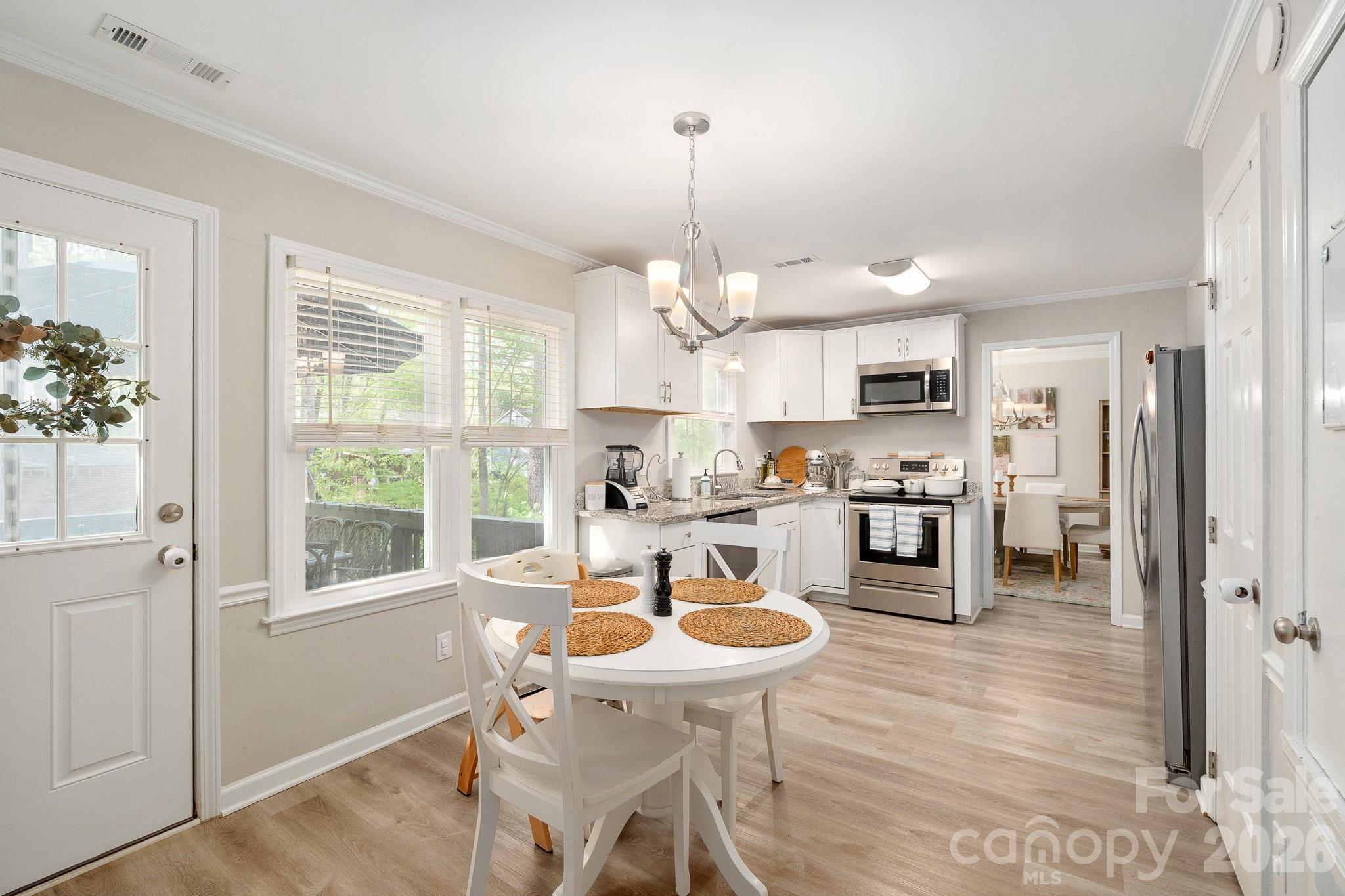 8124 Red Cap Lane Charlotte NC 28270