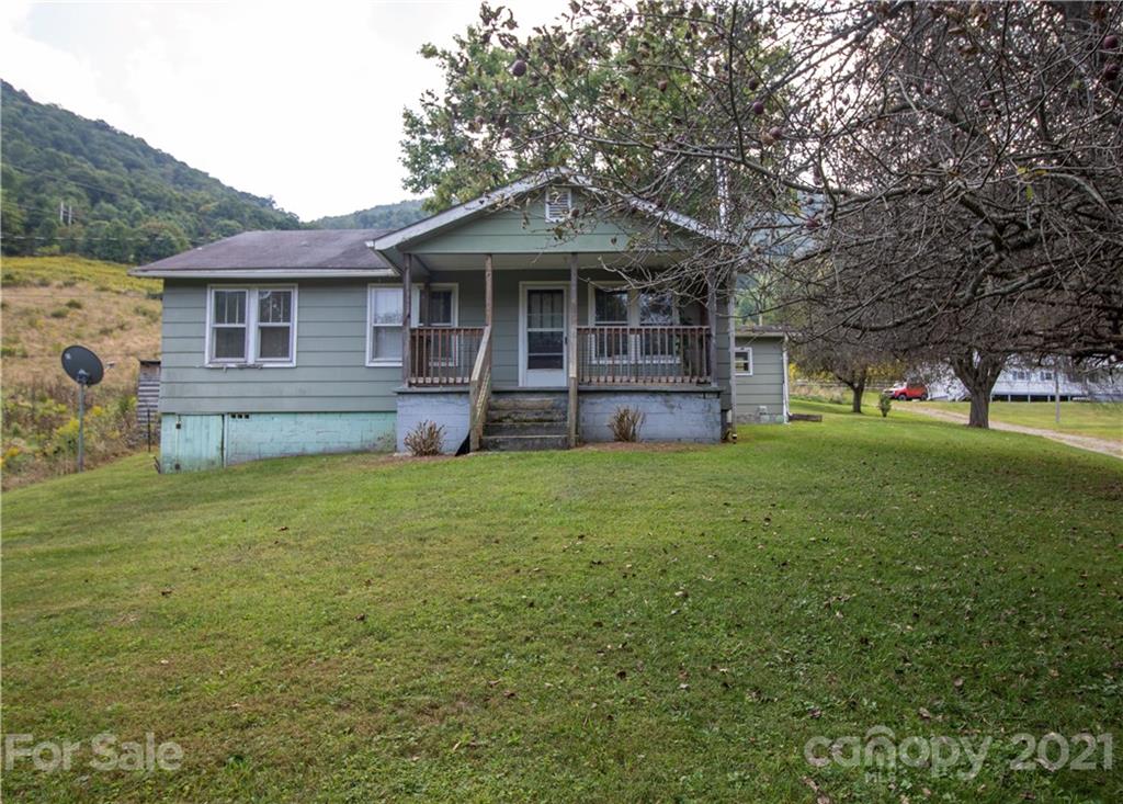245 Green Leaf Road Burnsville NC 28714