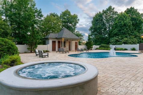 316 S Braeside Court Asheville NC 28803