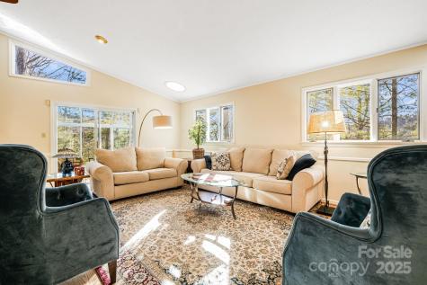 31 Covewood Road Asheville NC 28805