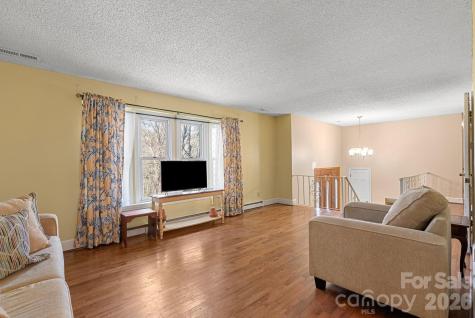 33 Fairfield Drive Candler NC 28715