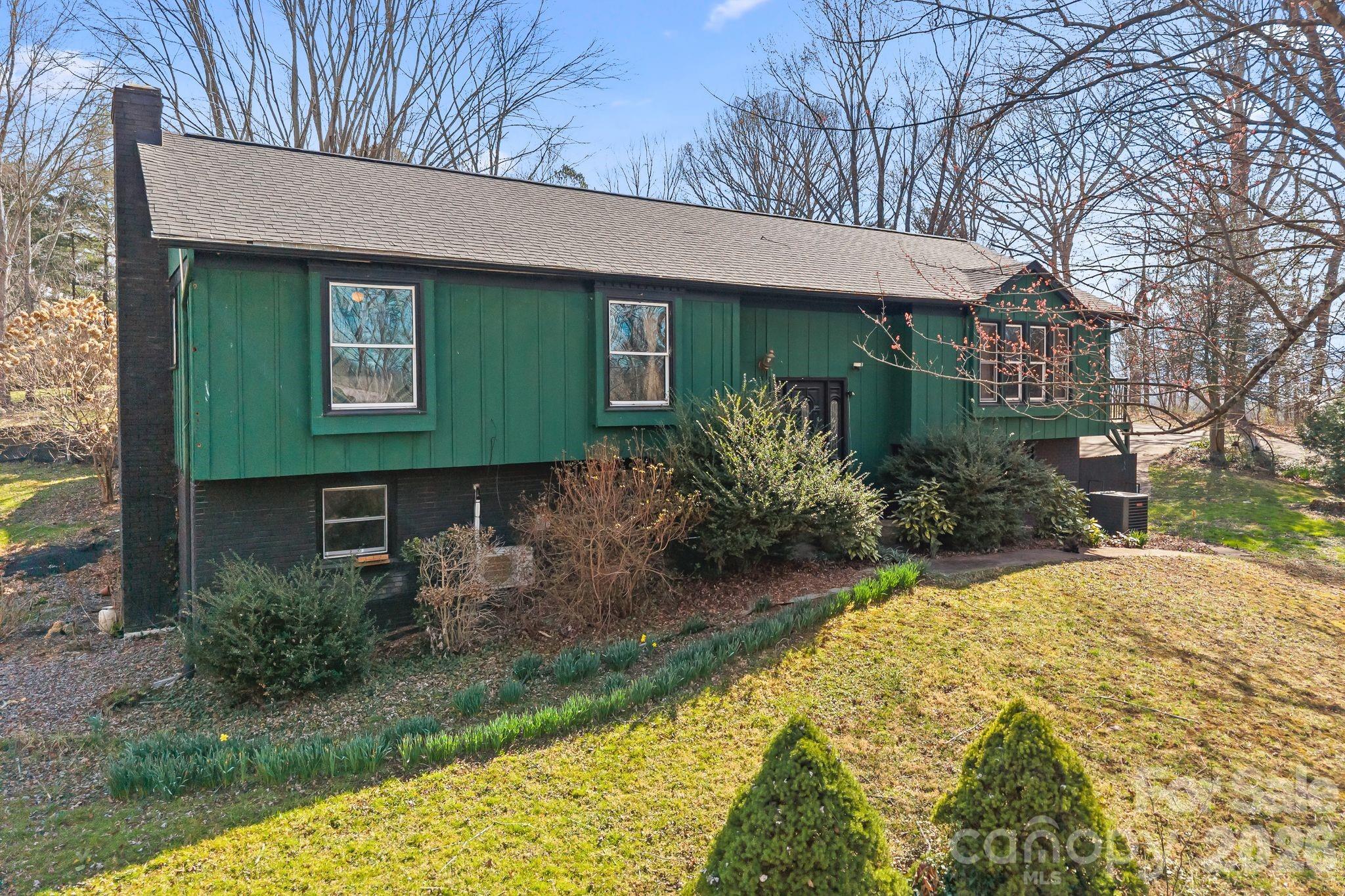 33 Fairfield Drive Candler NC 28715