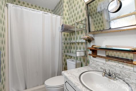 33 Fairfield Drive Candler NC 28715