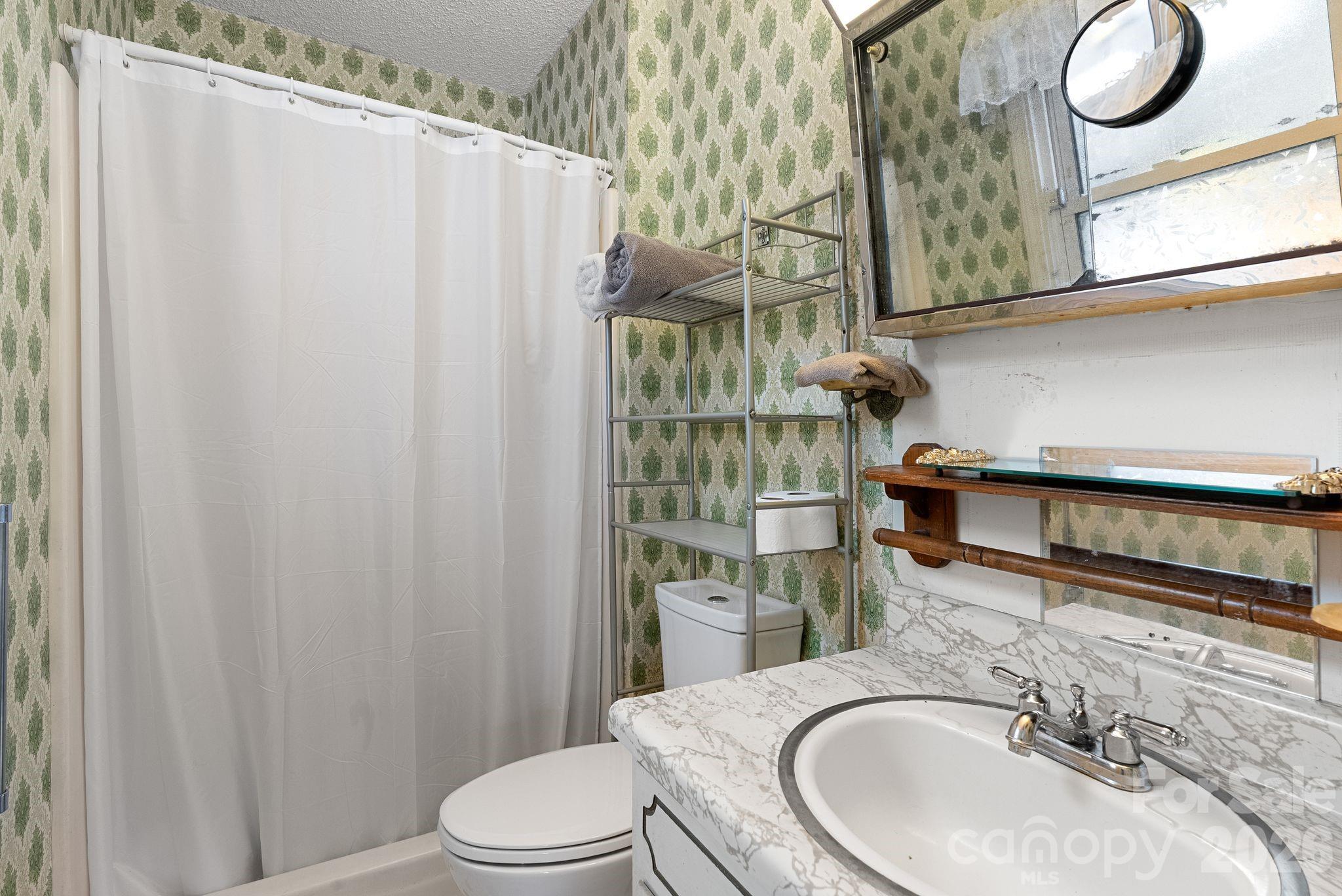 33 Fairfield Drive Candler NC 28715