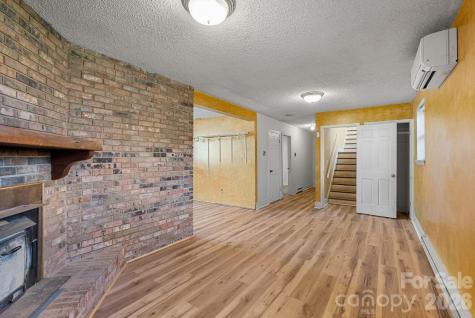 33 Fairfield Drive Candler NC 28715