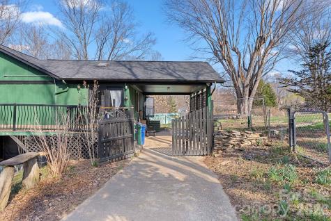 33 Fairfield Drive Candler NC 28715