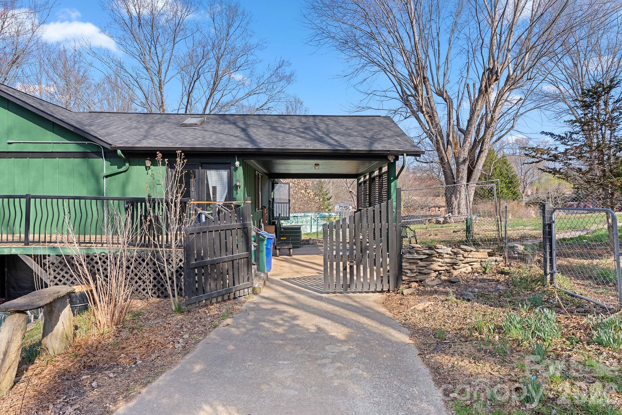 33 Fairfield Drive Candler NC 28715