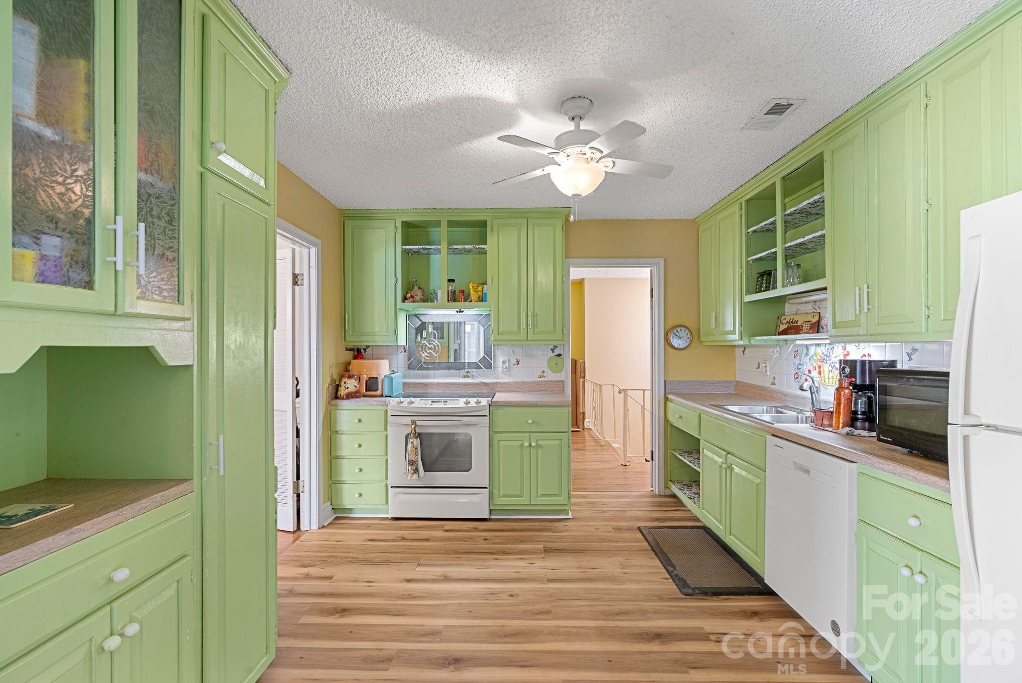 33 Fairfield Drive Candler NC 28715