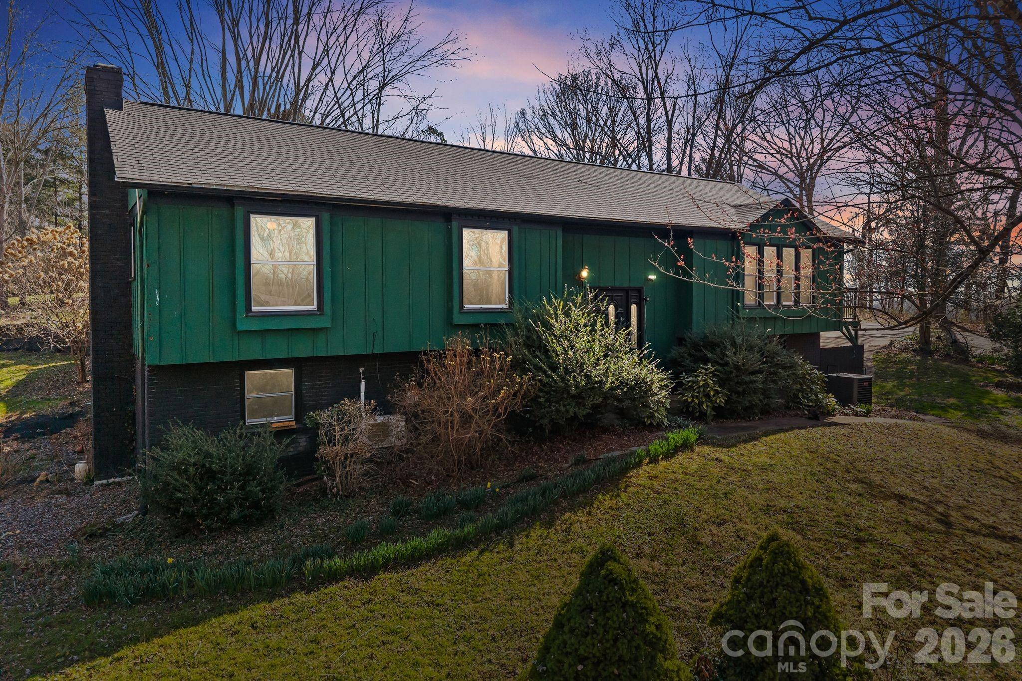 33 Fairfield Drive Candler NC 28715