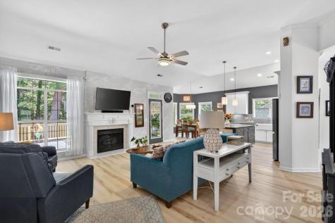 11219 Isthmus Court Charlotte NC 28215