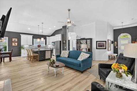 11219 Isthmus Court Charlotte NC 28215