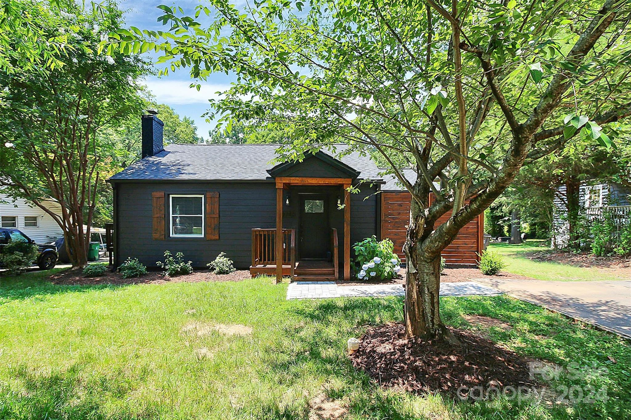 2742 Mayflower Road Charlotte NC 28208