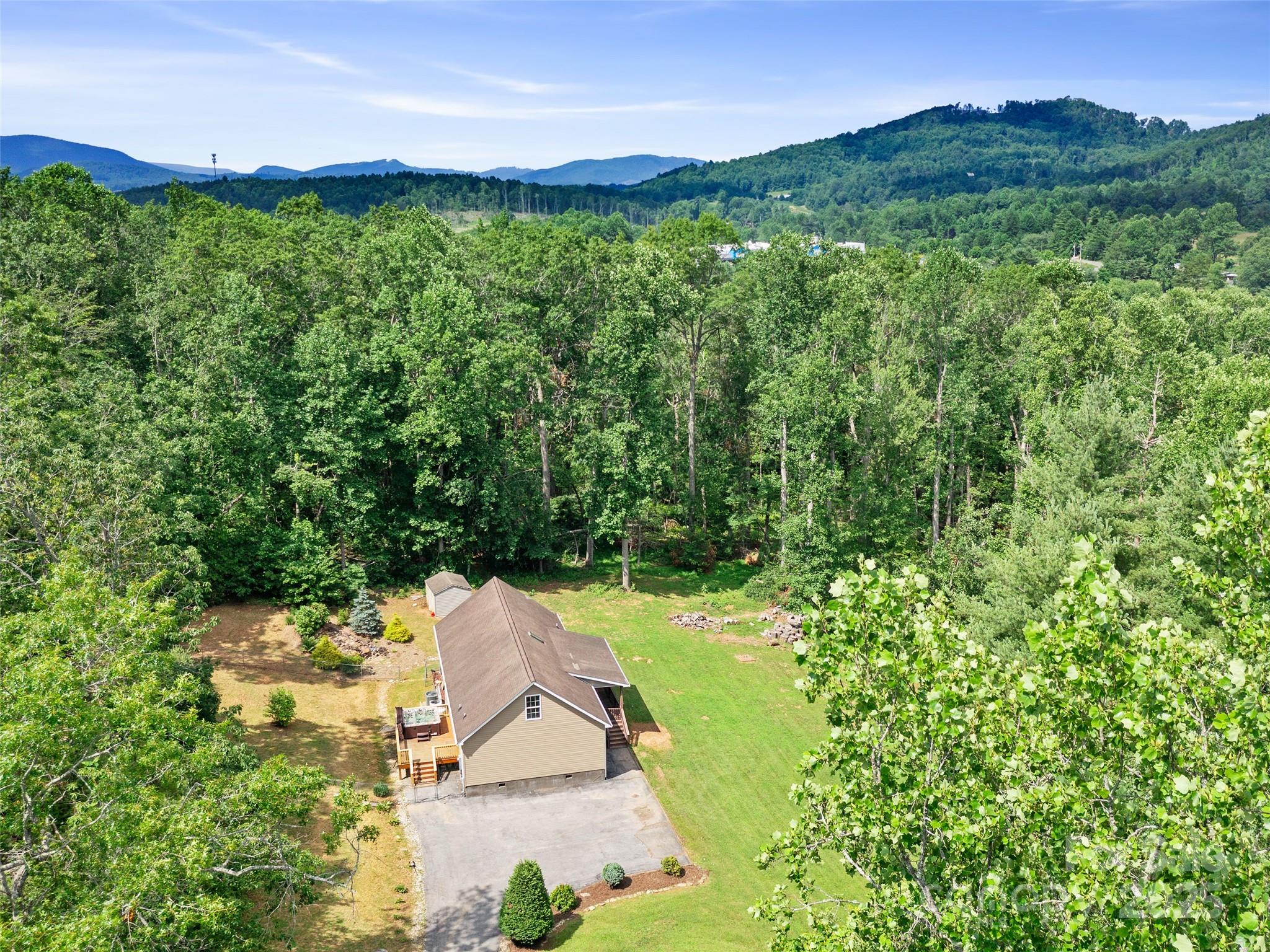160 Mary Ann Lane Spruce Pine NC 28777
