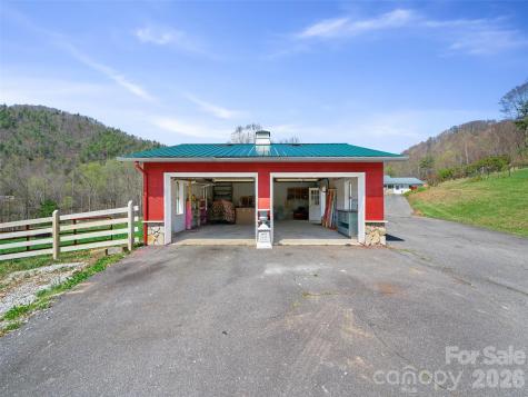 173 Odoms Chapel Road Bakersville NC 28705