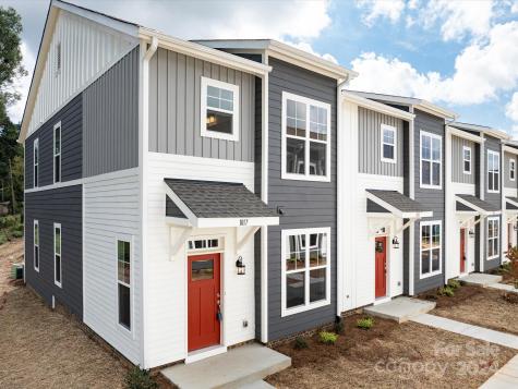 1005 Ribbon Lane Charlotte NC 28205