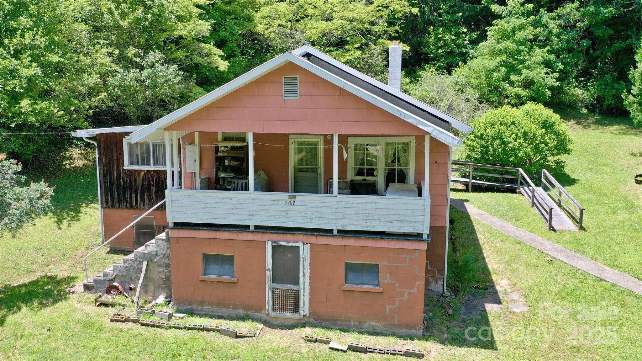 2087 Henry Road Sylva NC 28779