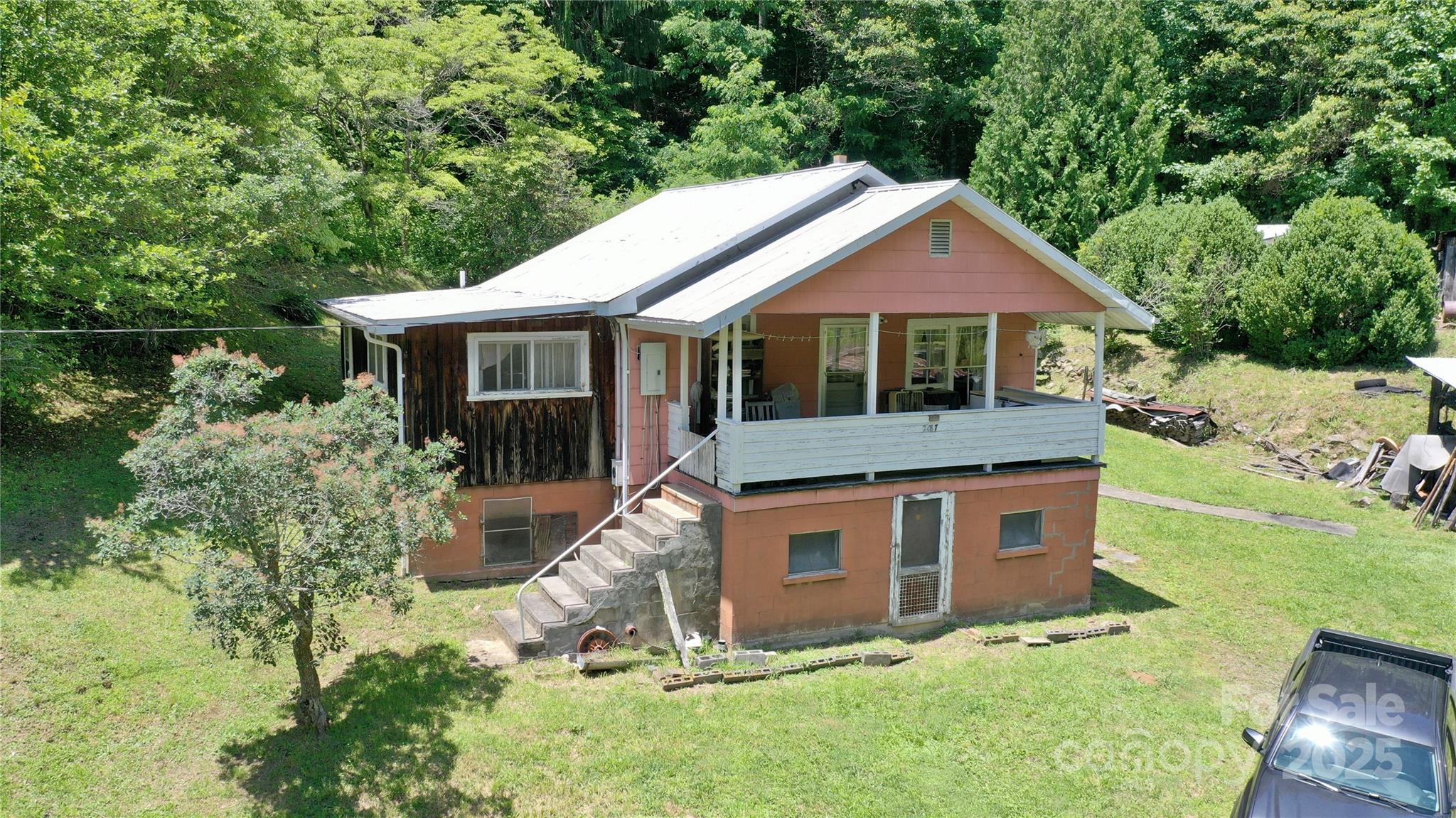 2087 Henry Road Sylva NC 28779