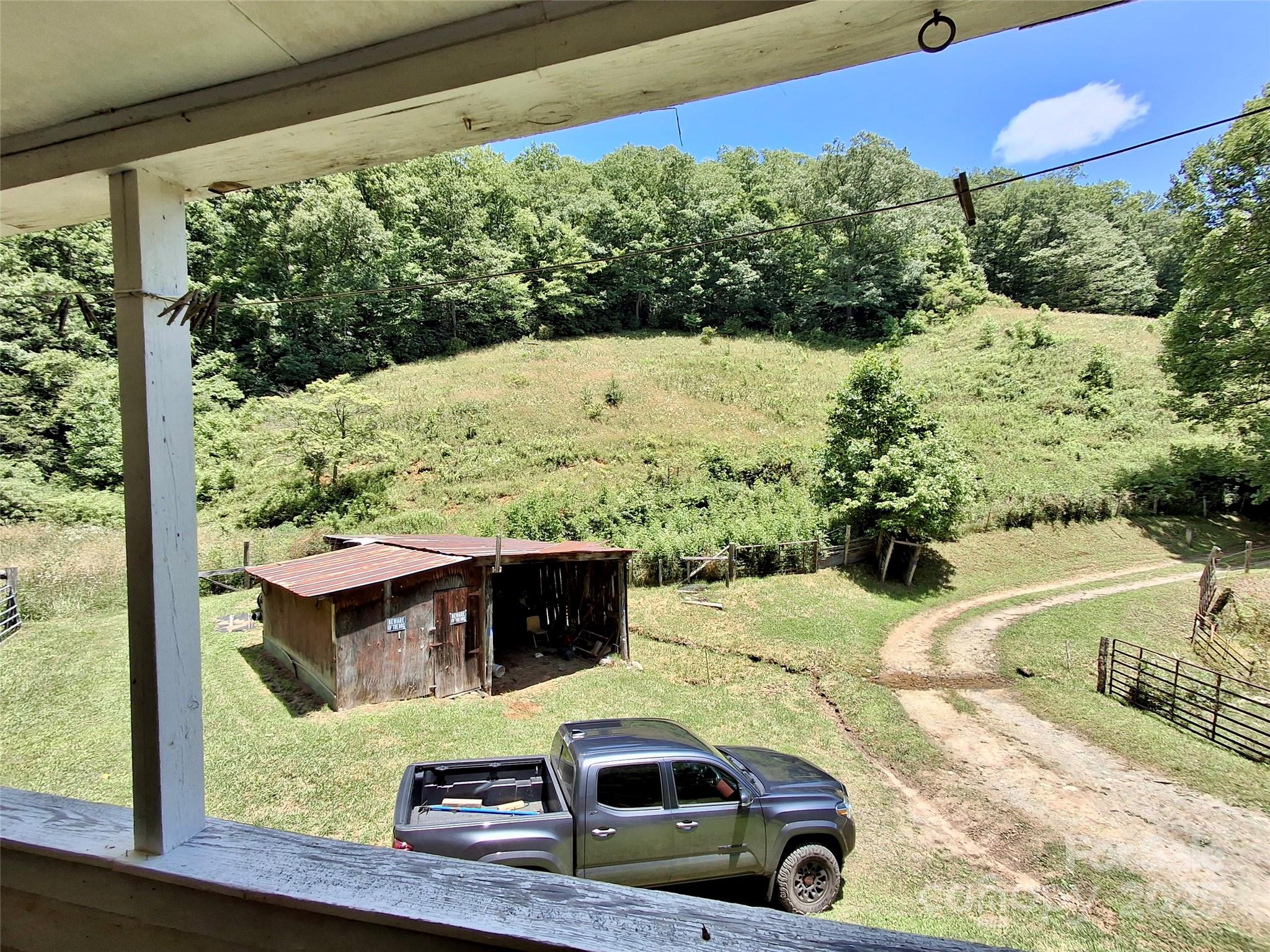 2087 Henry Road Sylva NC 28779