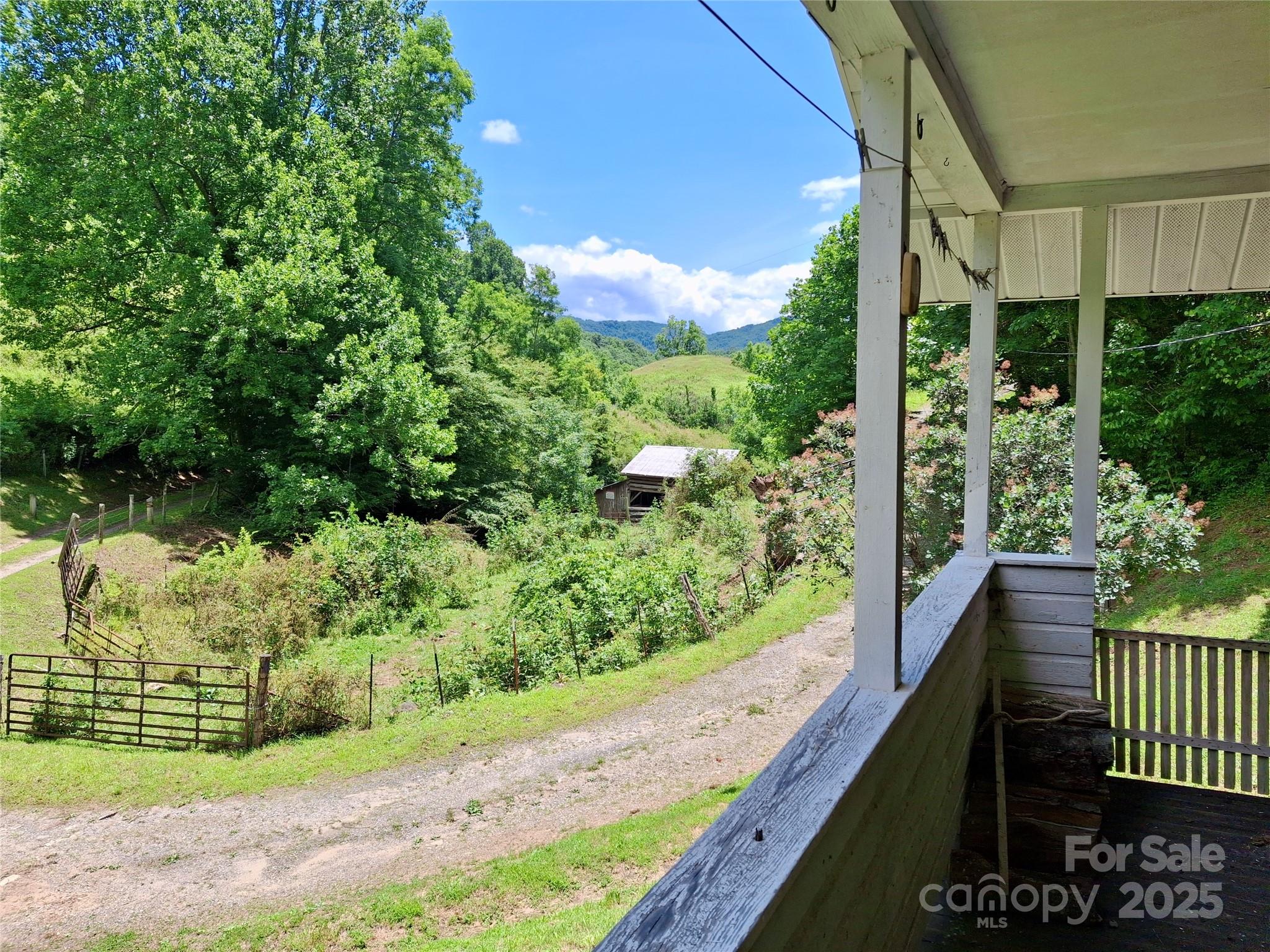 2087 Henry Road Sylva NC 28779