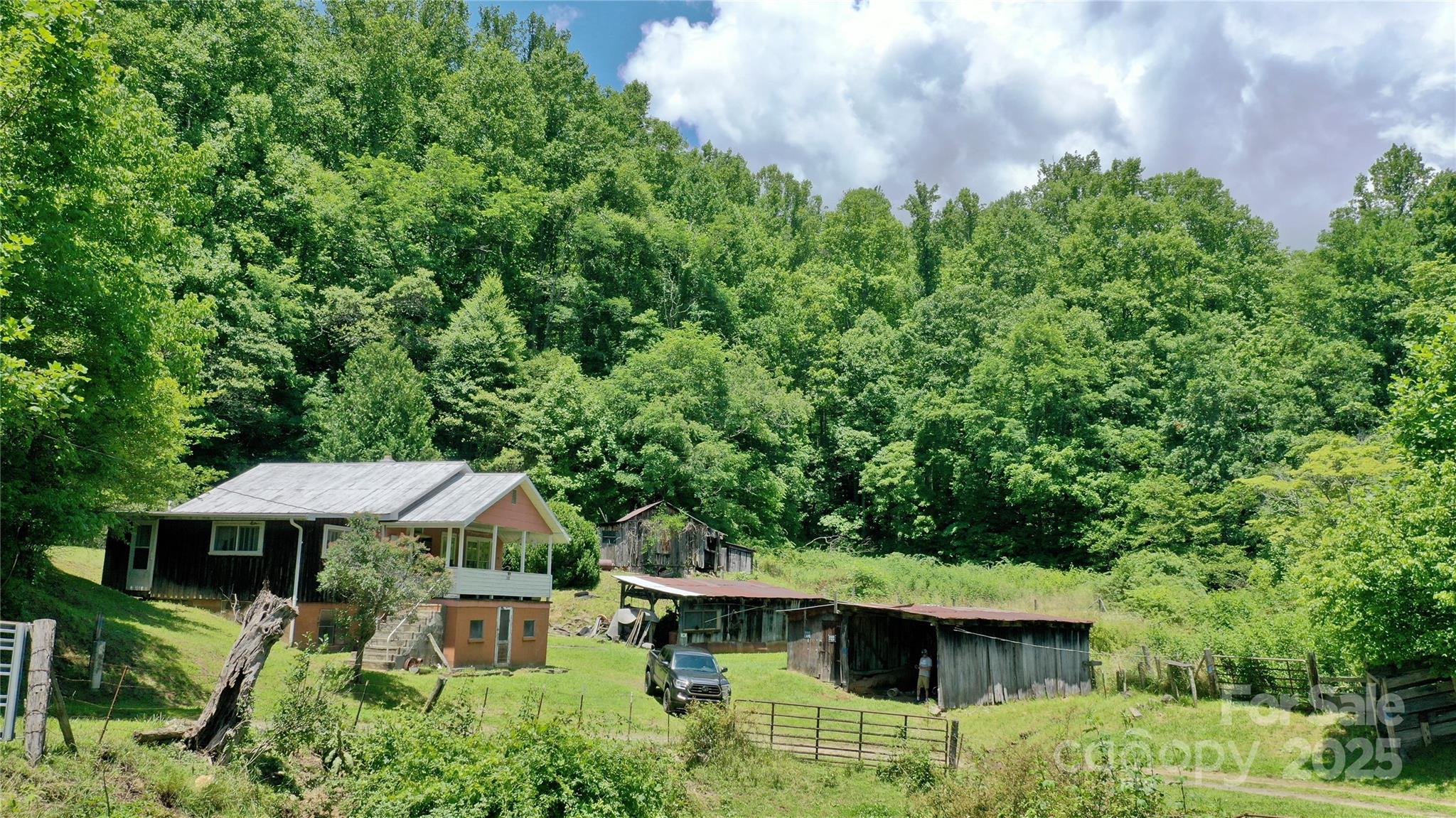 2087 Henry Road Sylva NC 28779