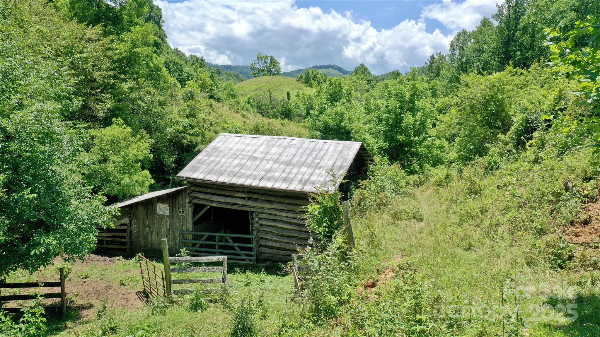 2087 Henry Road Sylva NC 28779