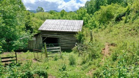 2087 Henry Road Sylva NC 28779