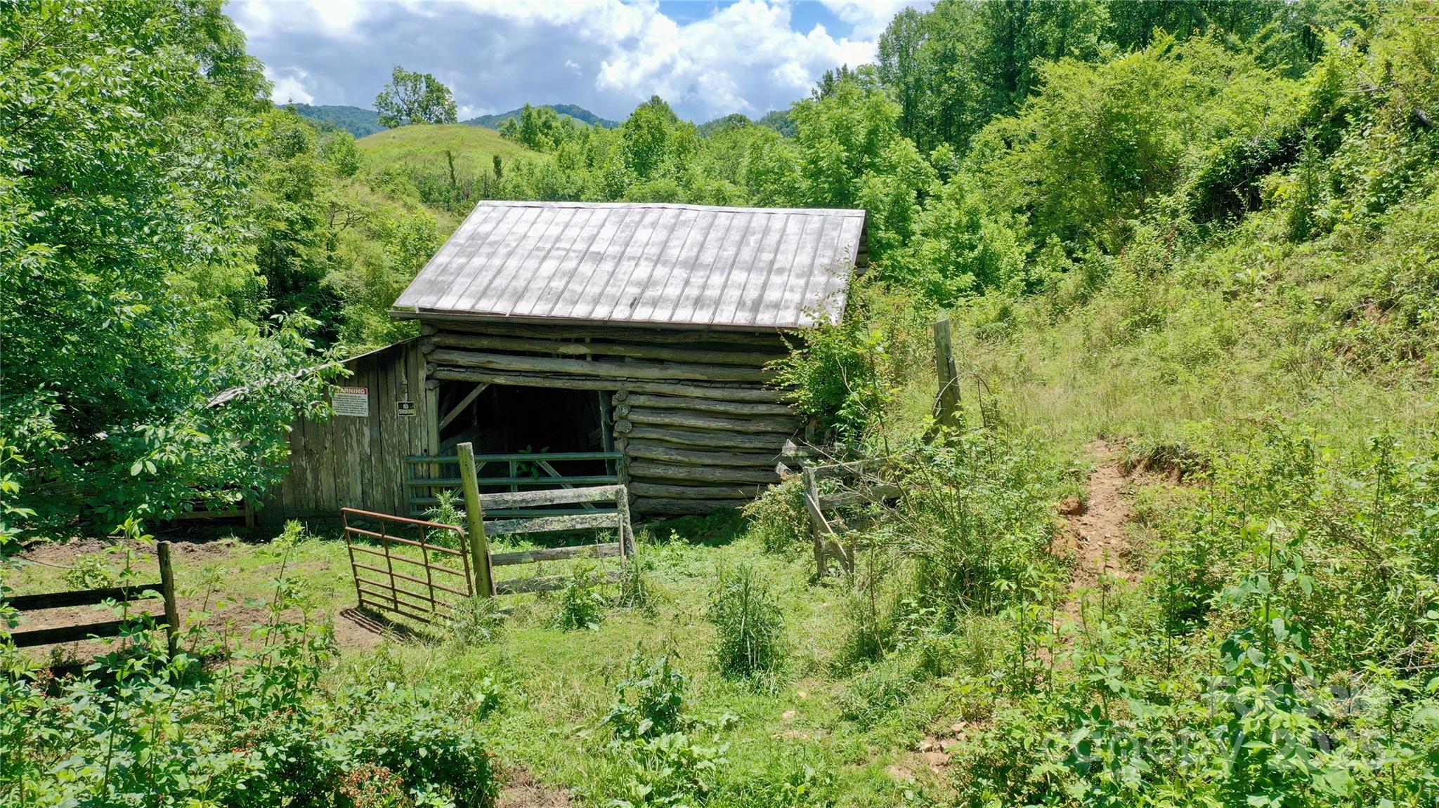 2087 Henry Road Sylva NC 28779