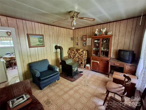 2087 Henry Road Sylva NC 28779