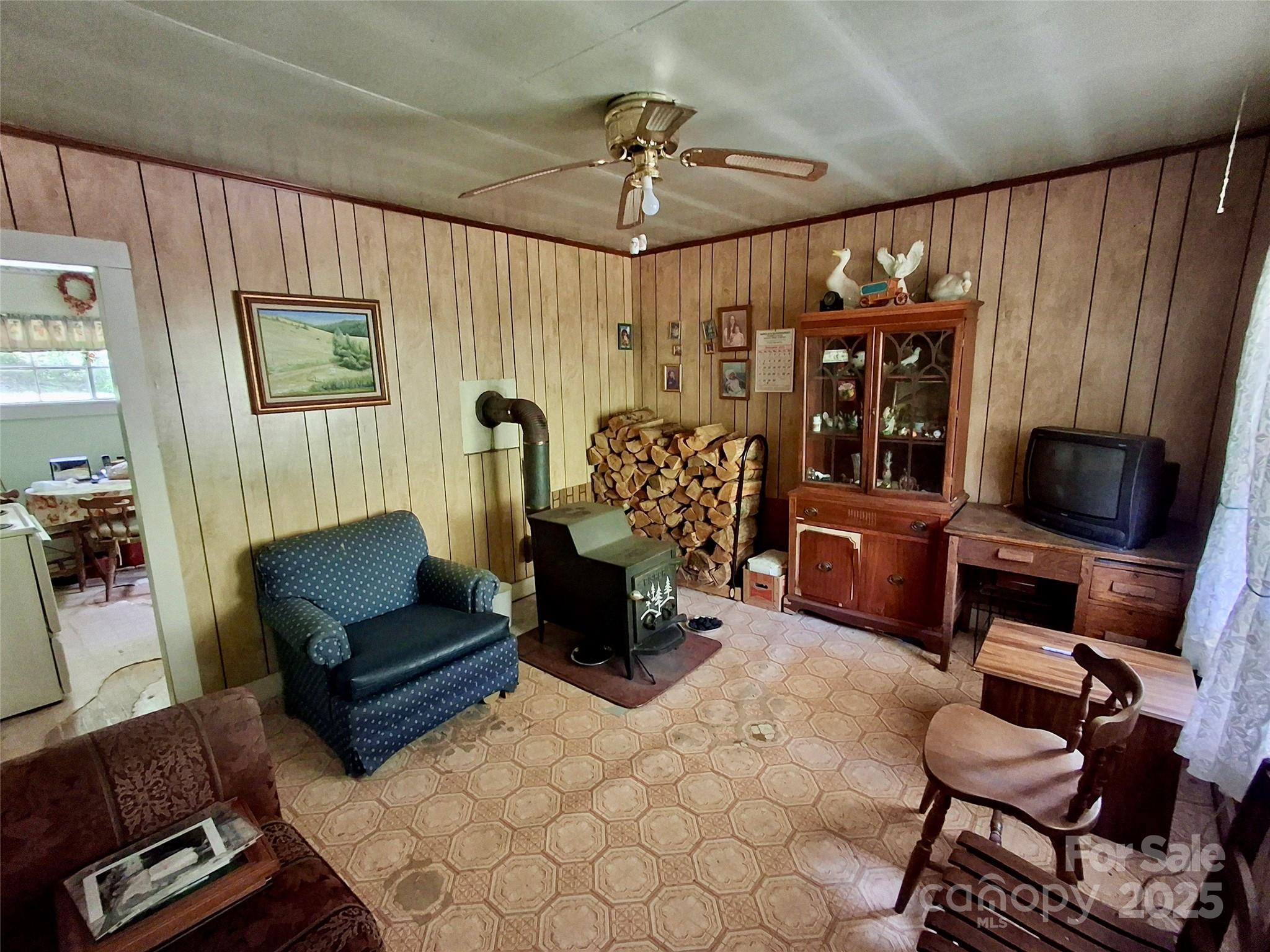 2087 Henry Road Sylva NC 28779