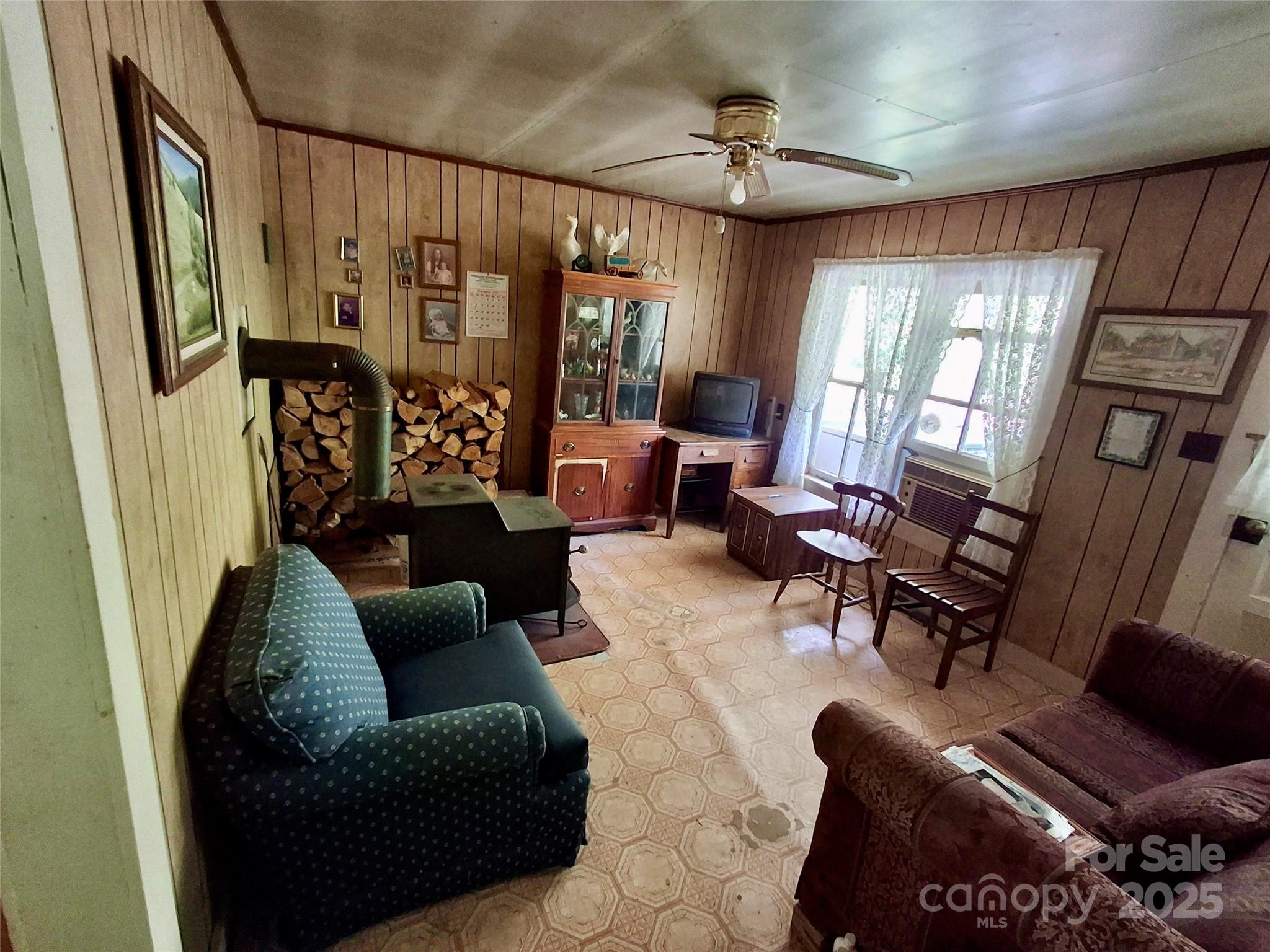 2087 Henry Road Sylva NC 28779