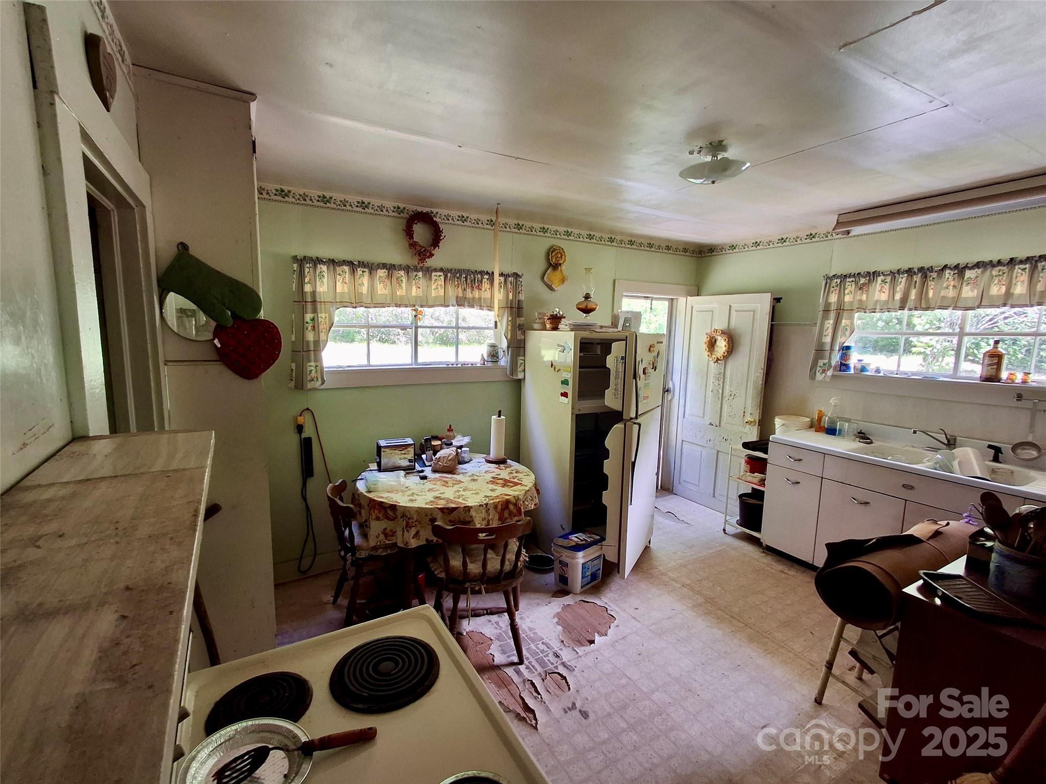 2087 Henry Road Sylva NC 28779
