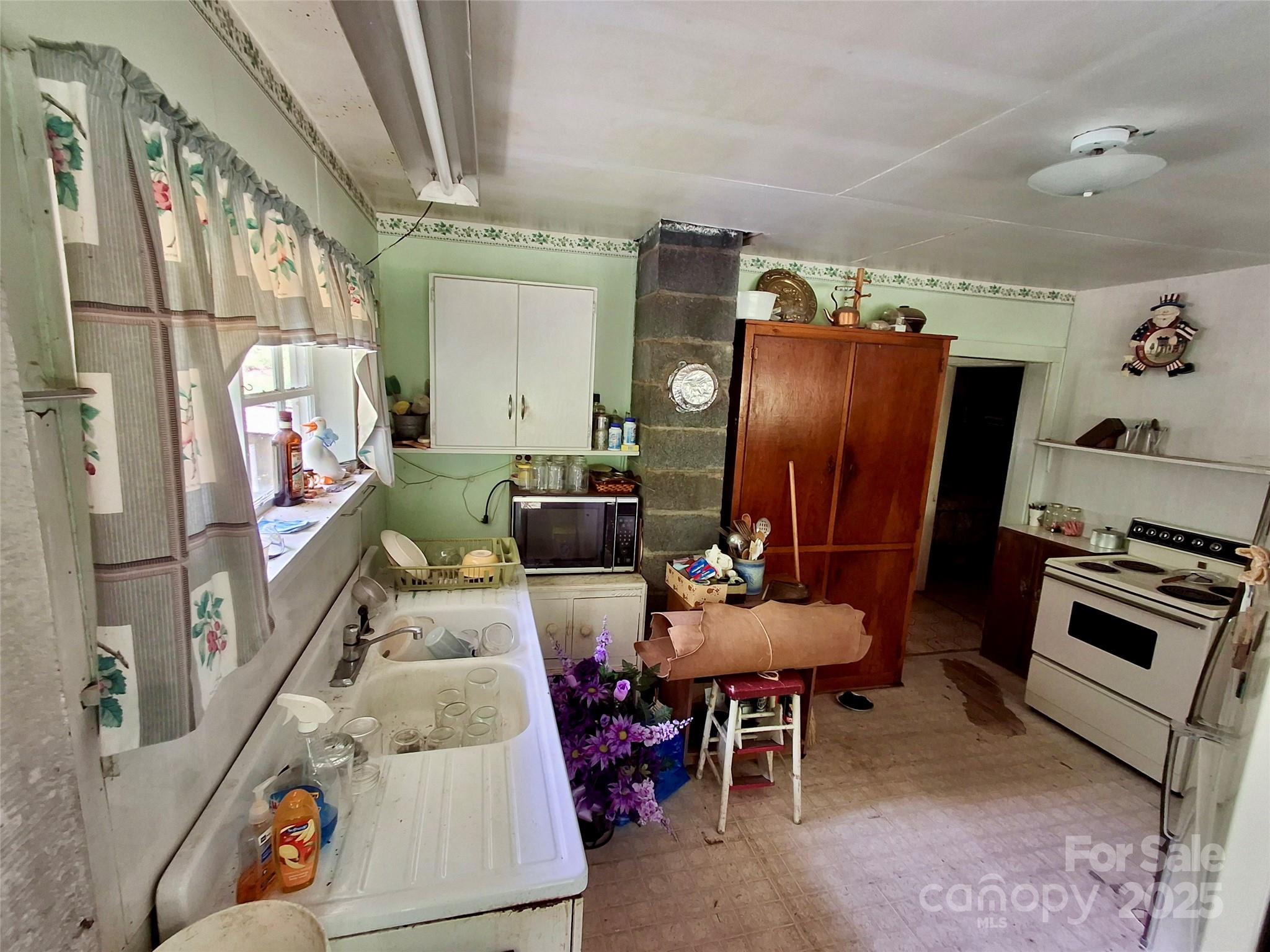 2087 Henry Road Sylva NC 28779