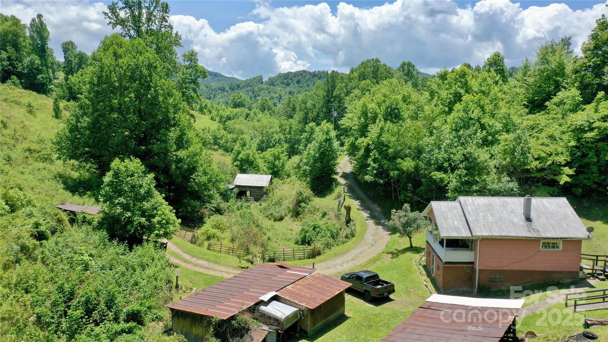 2087 Henry Road Sylva NC 28779