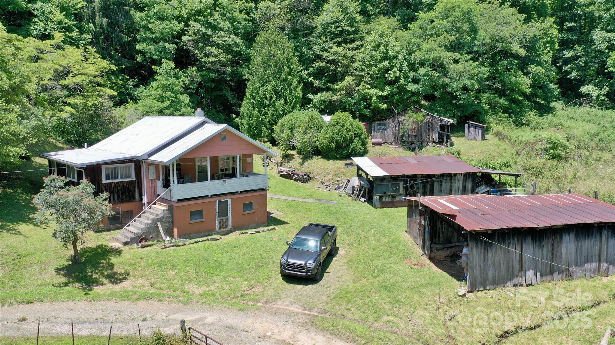 2087 Henry Road Sylva NC 28779