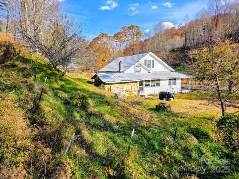2812 Bald Mountain Road Burnsville NC 28714