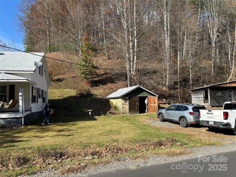 2812 Bald Mountain Road Burnsville NC 28714