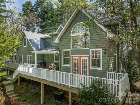 18 Thousand Oaks Boulevard Fairview NC 28730