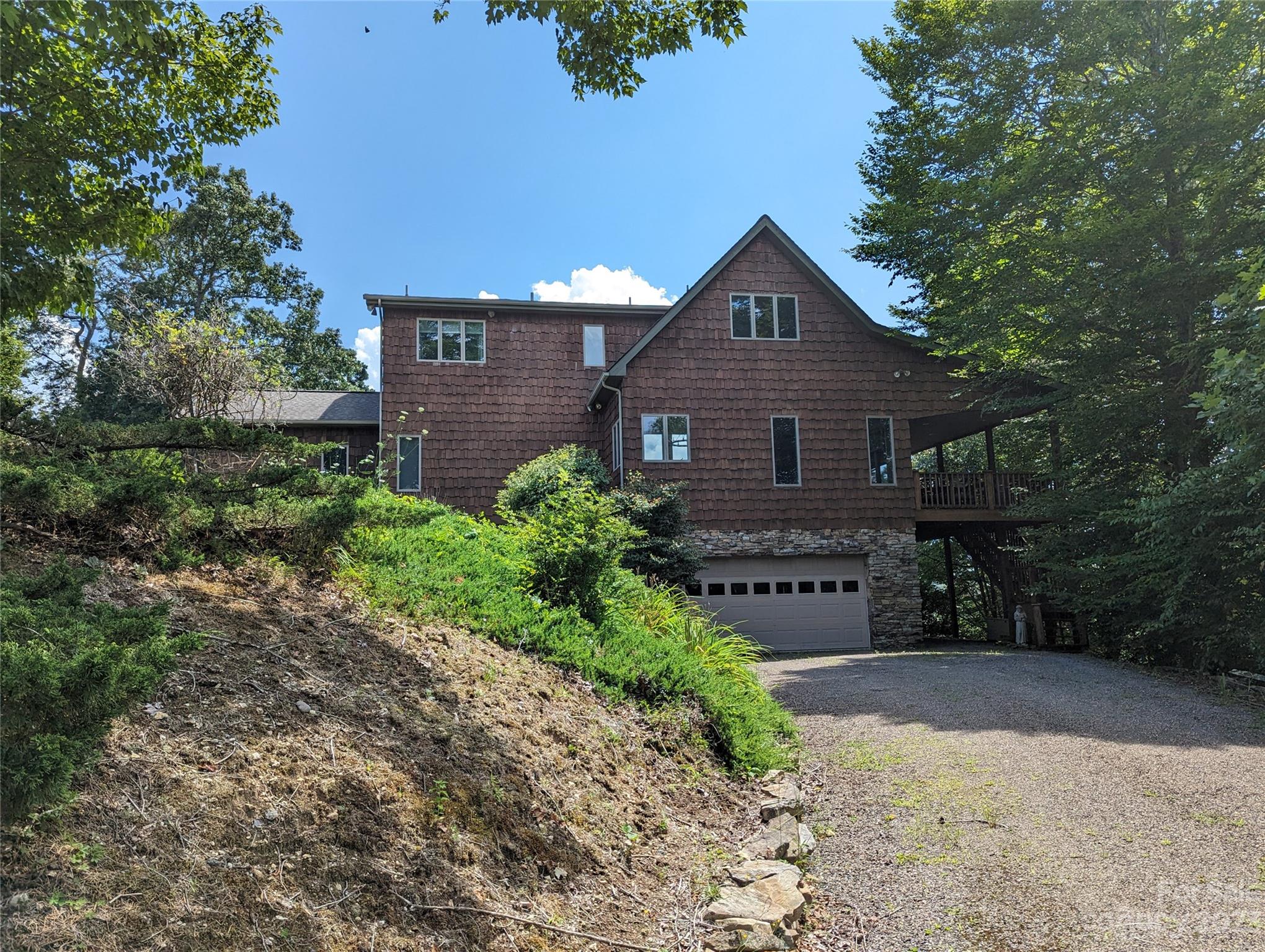 3303 Double Island Road Green Mountain NC 28740