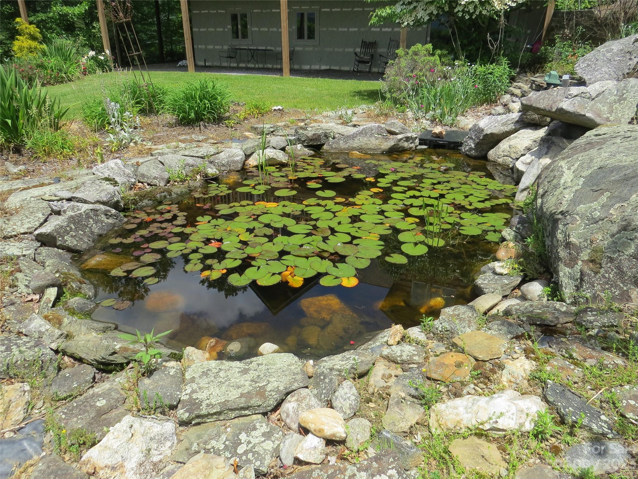 3303 Double Island Road Green Mountain NC 28740