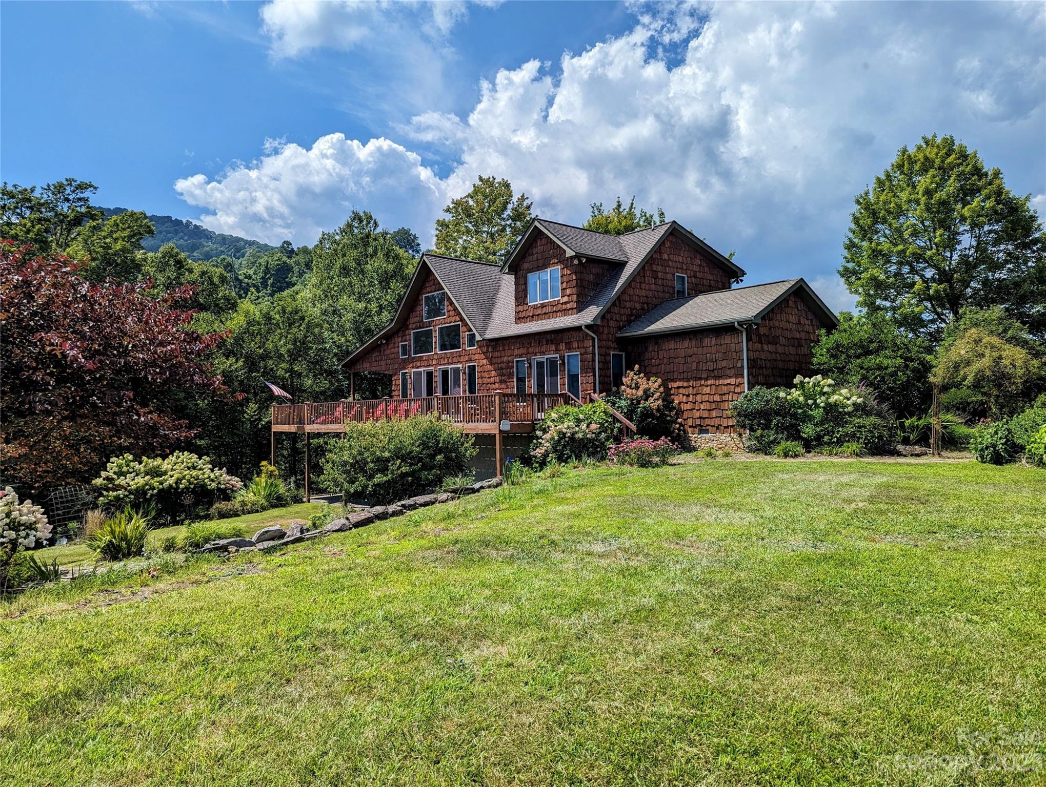 3303 Double Island Road Green Mountain NC 28740