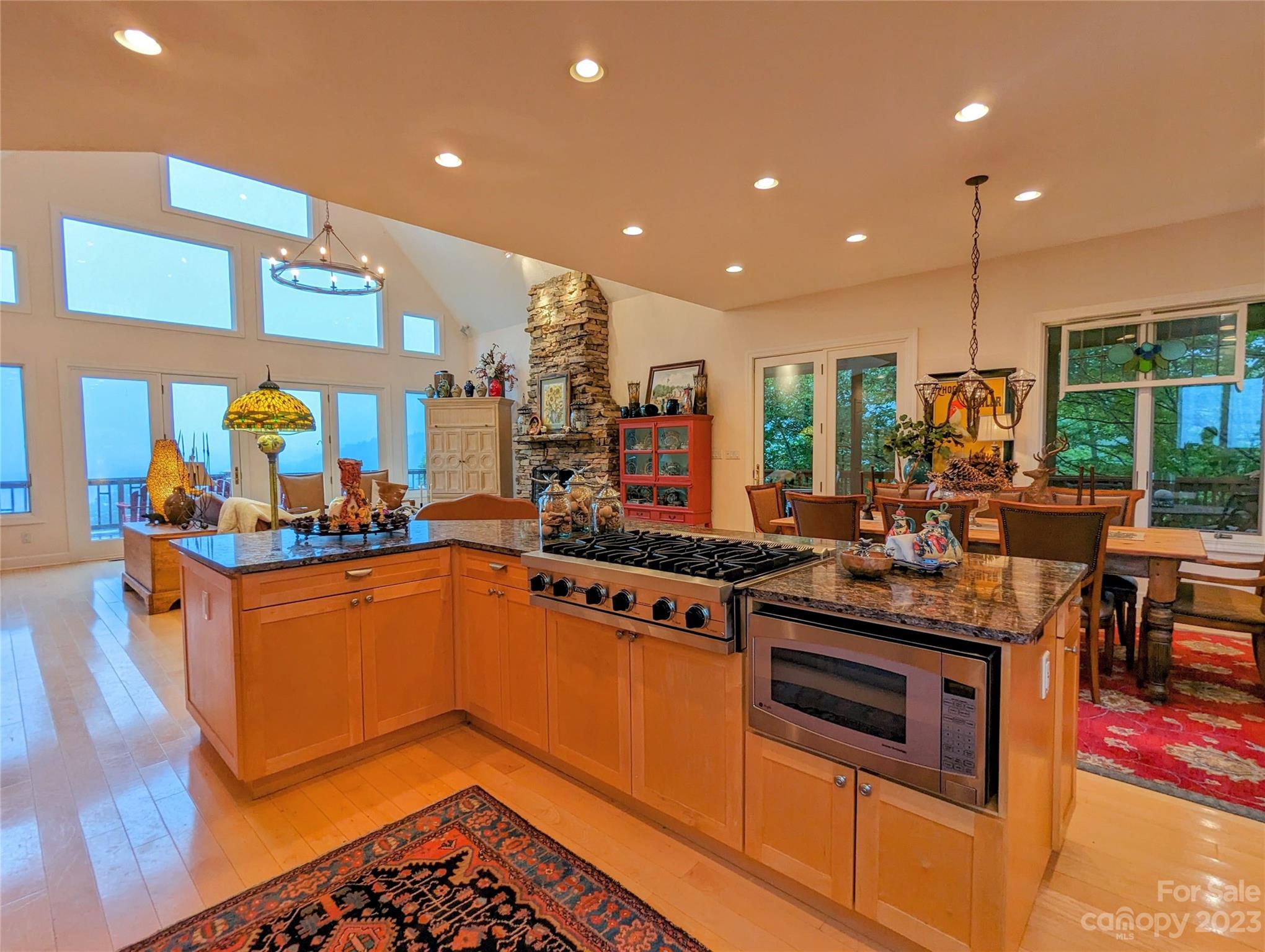 3303 Double Island Road Green Mountain NC 28740